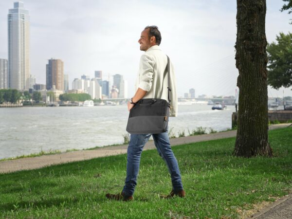 FLASHLIGHT PRECISE SERIES/4000 LUMENS P10IX NITECORE